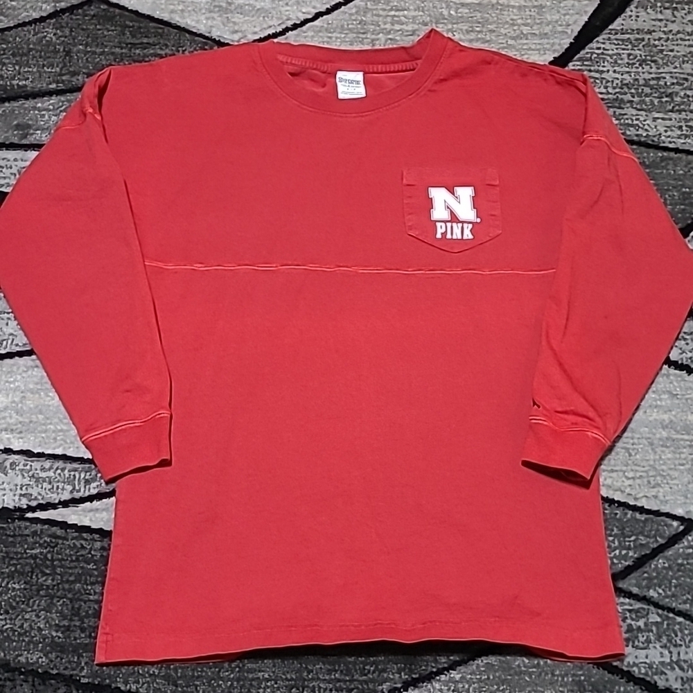 VS PINK 2014 CAMPUS COLLEGIATE POCKET LOGO LONG-SLEEVE TEE-SHIRT